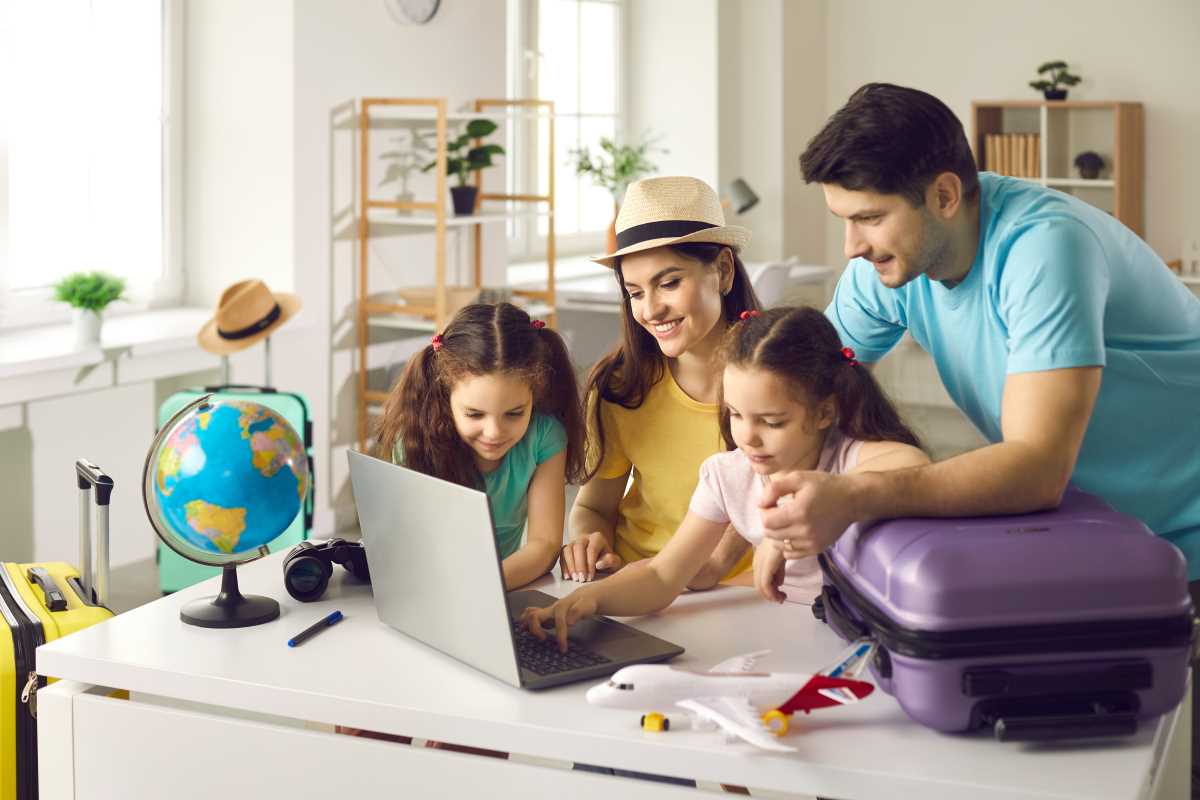 How to Find the Best Travel Deals Using Social Media